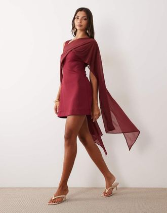 Asos mini dress con mantella trasparente sulle spalle in tessuto scuba color vino-Rosso