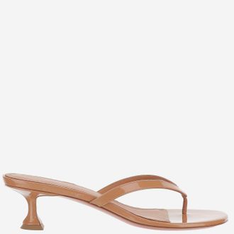 Amina Muaddi Juliette Ledersandalen