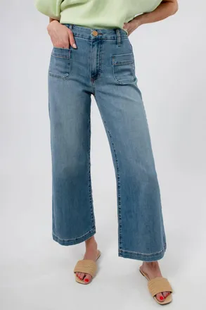 Kut from the Kloth Meg Wide Leg Jeans In Totally Patch Pocket