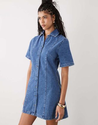 Reclaimed Vintage Vestito camicia corto di jeans lavaggio blu medio