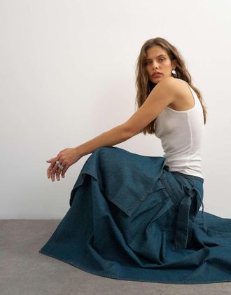Topshop X Cara gonna in denim con drappeggio a cascata e pieghe, verde slavato-Blu