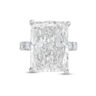 Diana M. Jewels Platinum 15ct lab grown Radiant Diamond Ring with Pav&eacute; Round Band