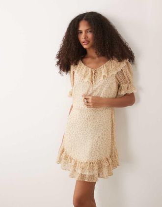Miss Selfridge Vestito corto a fiorellini con volant-Multi
