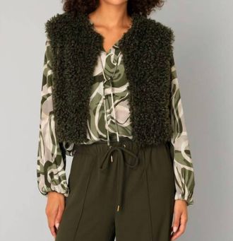 Yest Caroline Vest In Army Green