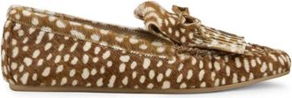 Stuart Weitzman Britt Fringe Moccasin - Dames - Loafers - Bruin - 39 1/2 EU - Schoenen