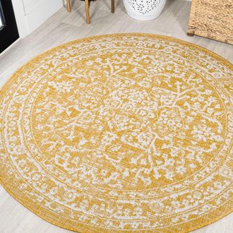 Jonathan Y Designs Malta Bohemian Medallion Textured Weave Indoor/Outdoor Round Area Rug in Yellow/cream at Nordstrom, Size 5Ft 0In X 5Ft 0In