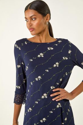 Roman Printed Lace Cuff Stretch Top