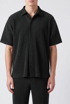 Homme Pliss&eacute; Issey Miyake Camicia bowling Homme Pliss&eacute; Issey Miyake a maniche corte in tessuto plissettato