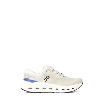 On Running On Running, Running Shoes, female, White, Size: 10 1/2 US Cloudrunner 3