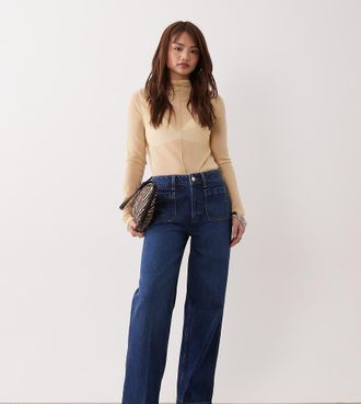 Asos Petite ASOS DESIGN Petite - Jeans a vita alta lavaggio scuro con fondo ampio e tasche anteriori-Blu