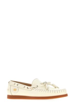 Valentino Garavani Womens Ivory Leather Vlogo Signature Loafers Mocassini