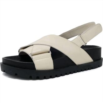 Django & Juliette Womens Ubari Leather Sandal In Milk/black