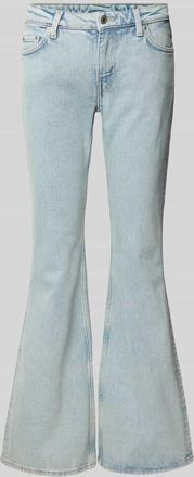 Weekday Flared Jeans aus Baumwoll-Mix in Hellblau, Gr&ouml;&szlig;e 28/32