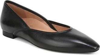 Vionic Gracia Flat in Black at Nordstrom, Size 6.5