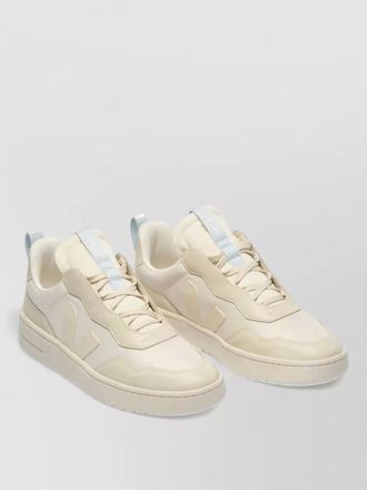 Veja low profile sneakers rubber sole pull tab