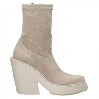 Vic Mati&eacute; Womens Magnifico Safari Suede Ankle Bootie In Tan