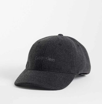 Calvin Klein Cappellino in feltro nero con logo ricamato