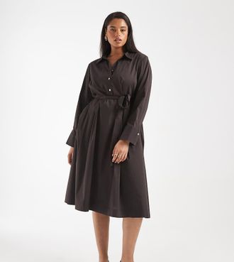 Vero Moda Curve Vestito camicia midi in popeline color cioccolato con cintura-Marrone