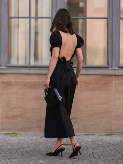 I vestiti scollati sulla schiena più hot per le sere d’estate