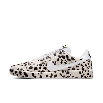 Nike Mens Tennis Classic CS PRM Shoes in White | JA8560-100