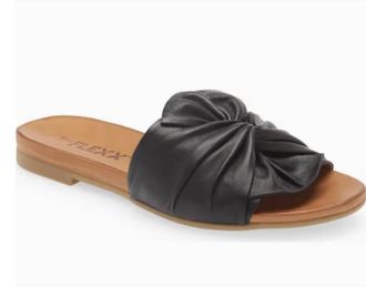 The Flexx Womens Knotty Sandal In Black