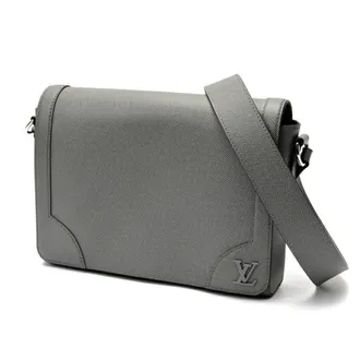 Louis Vuitton Gray Taiga Leather Shoulder Bag (Pre-Owned)