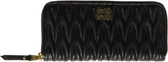 Miu Miu Grote Matelass&eacute; Nappa Leren Portemonnee - Dames - Portefeuilles - Zwart - ONE Size - Leer - Accessoires