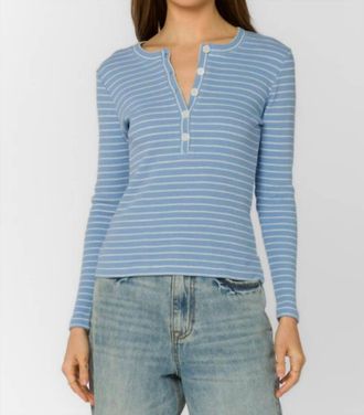 Velvet Heart Stripe Beasley Top In Periwinkle