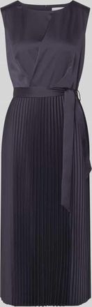 Comma Midikleid mit Plisseefalten und Bindeg&uuml;rtel in Marine, Gr&ouml;&szlig;e 34