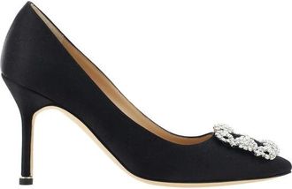 Manolo Blahnik Kristal Gesp Satijnen Pumps - Dames - Pumps - Zwart - 38 EU - Satijn - Schoenen