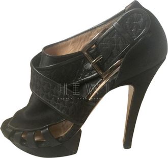 Nicholas Kirkwood Caged Leather Booties Size 38