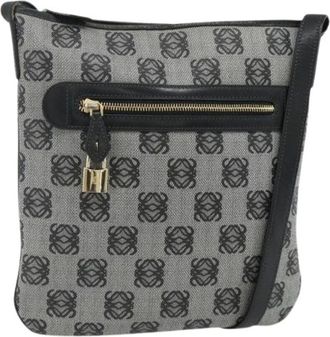 Loewe Pre-owned Cross Body Bags, female, Gray, Size: ONE SIZE Pre-owned Shoulder Bag
