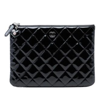 Chanel Pre-owned Clutches, female, Black, Size: ONE SIZE Pre-owned Quilted Patent Leather Clutch
