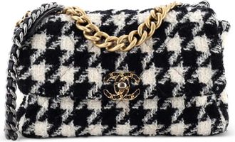 Chanel 19 Flap Bag Quilted Houndstooth Tweed and Ribbon Large crossbody bag - Zwart