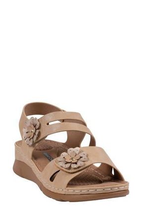 Good Choice Shoes Cadance Flower Sandal in Beige at Nordstrom Rack, Size 6.5