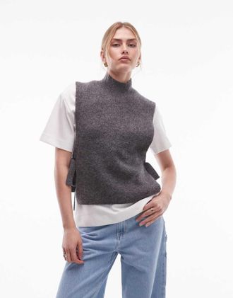 & Other Stories Maglione senza maniche grigio in misto lana e mohair con collo alto e allacciature laterali