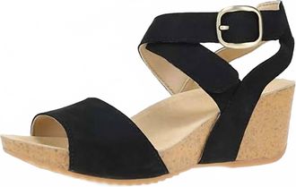 Dansko Womens Saylor Wedge Sandal In Black