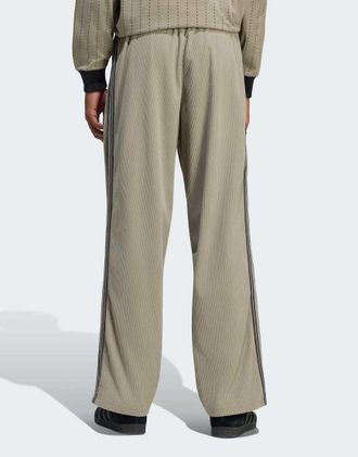 adidas Originals Firebird pantaloni della tuta in velluto a coste silver pebble-Argento