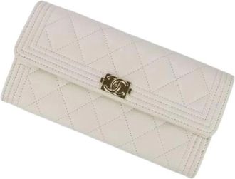 Chanel Pre-owned Wallets, female, White, Size: ONE SIZE Pre-owned Leather Wallet