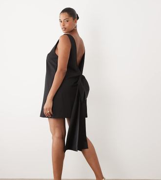 Asos Curve ASOS DESIGN Curve - Vestito corto nero con scollo a barchetta e fiocco sul retro