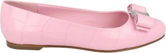Ferragamo Womens Varina Croco Embossed Ballerina Flats In Bubble Gum