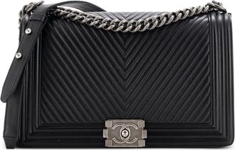 Chanel Boy Flap Bag Chevron Lambskin New Medium shoulder bag - Zwart
