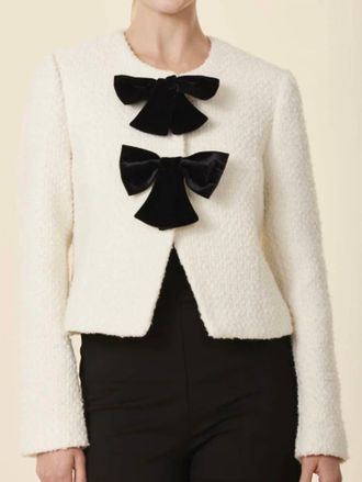 Dolce Cabo Chanelle Bow Jacket In White/ Black