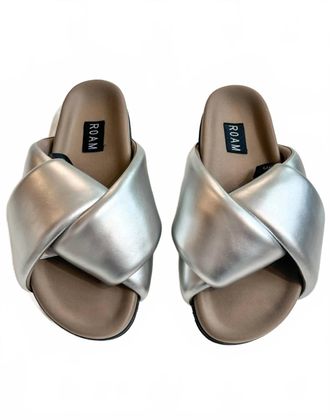Roam Womens Foldy Puffy Sandals In Silver