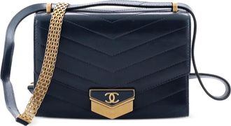 Chanel Medal Envelope Flap Bag Chevron Calfskin Small crossbody bag - Blauw