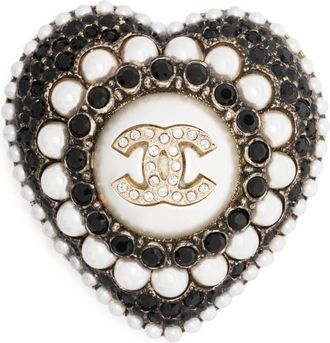 Chanel 2000s CC pearl-embellished brooch - women - glass/Pearl/Metal (Other) - One Size - Black