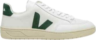 Veja Veja V-12 Sneakers in Green Men Low-Top