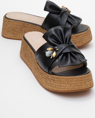 Prologue Shara Braided Bow & Bee Gesp Platform Sandaal