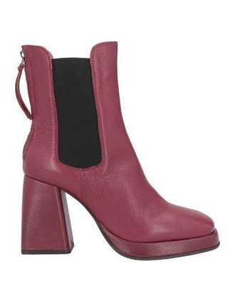 Emanuelle Vee Ankle boots