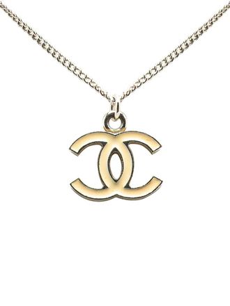 Chanel Collana con pendente CC in argento smaltato 2007